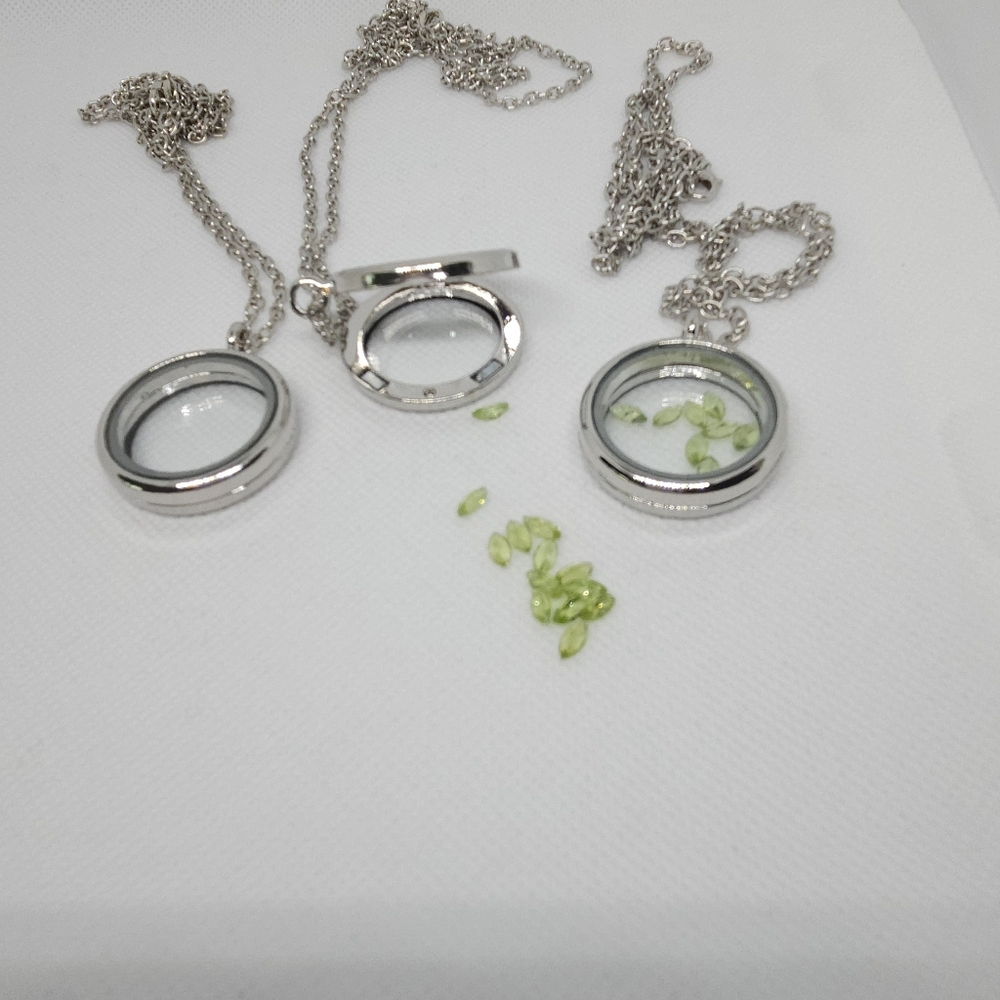 Silver tone Opening pendant for keepsakes,  pebbles pet ashes, funeral remem